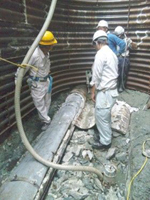 下水道管の修理工事